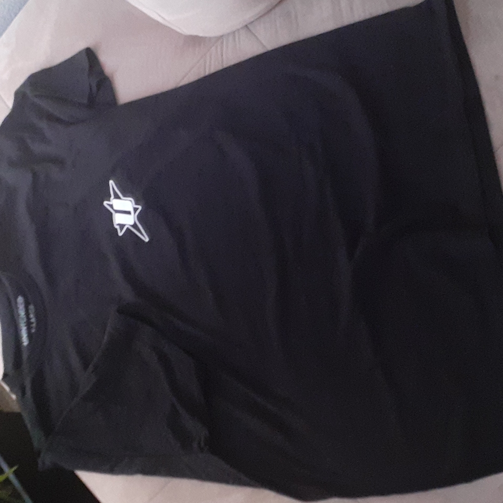 Never worn before Mens XL tshirt
